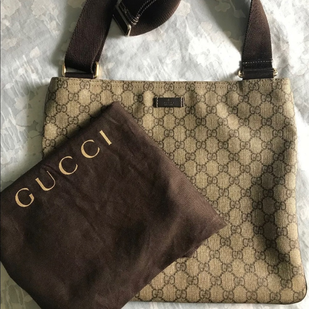 Sold>>>Gucci Cross Body Bag